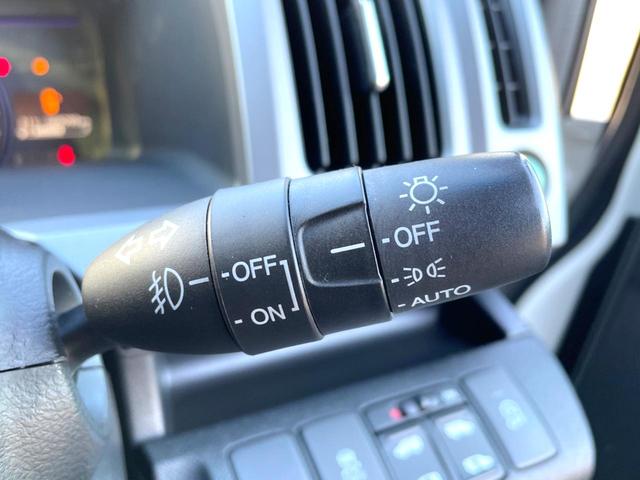 ステップワゴンスパーダ Z クールスピリット 両側電動スライドドア 禁煙車 純正ナビ バックカメラ ETC フルセグ ハーフレザーシート HIDヘッドライト クルーズコントロール 革巻きステアリング ステアリングスイッチ 純正17インチアルミ(45枚目)