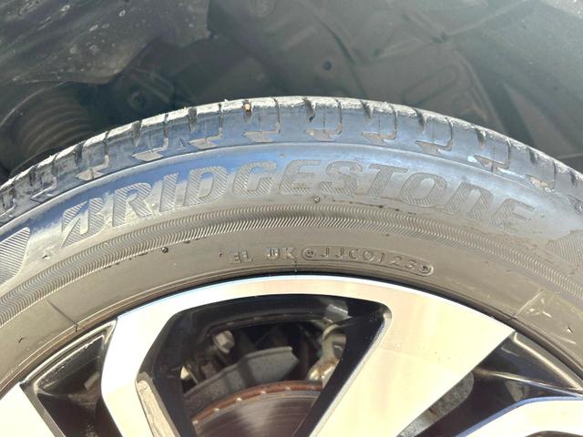 ライズ Ｚ　衝突軽減装置　禁煙車　全周囲カメラ　レーダークルーズ　ＥＴＣ　Ｂｌｕｅｔｏｏｔｈ　フルセグ　ドライブレコーダー　シートヒーター　ＬＥＤヘッドライト　レーンキープアシスト　革巻きステアリング（30枚目）