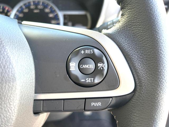 ルーミー カスタムＧ　両側電動スライドドア　衝突軽減装置　禁煙車　純正ナビ　レーダークルーズコントロール　バックカメラ　ＥＴＣ２．０　Ｂｌｕｅｔｏｏｔｈ　ドラレコ　シートヒーター　ＬＥＤヘッドライト　ＬＥＤフォグライト（7枚目）