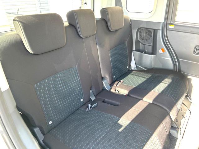 ルーミー カスタムＧ　両側電動スライドドア　衝突軽減装置　禁煙車　純正ナビ　レーダークルーズコントロール　バックカメラ　ＥＴＣ２．０　Ｂｌｕｅｔｏｏｔｈ　ドラレコ　シートヒーター　ＬＥＤヘッドライト　ＬＥＤフォグライト（9枚目）