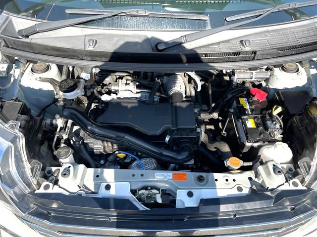 ルーミー カスタムＧ　両側電動スライドドア　衝突軽減装置　禁煙車　純正ナビ　レーダークルーズコントロール　バックカメラ　ＥＴＣ２．０　Ｂｌｕｅｔｏｏｔｈ　ドラレコ　シートヒーター　ＬＥＤヘッドライト　ＬＥＤフォグライト（18枚目）