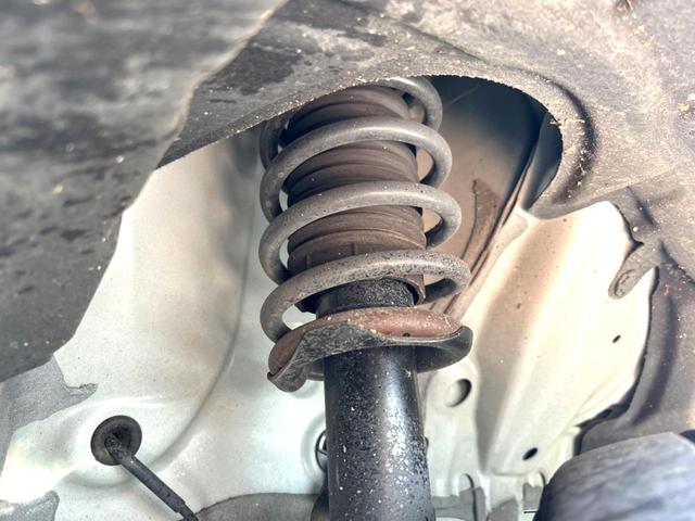 ルーミー カスタムＧ　両側電動スライドドア　衝突軽減装置　禁煙車　純正ナビ　レーダークルーズコントロール　バックカメラ　ＥＴＣ２．０　Ｂｌｕｅｔｏｏｔｈ　ドラレコ　シートヒーター　ＬＥＤヘッドライト　ＬＥＤフォグライト（20枚目）