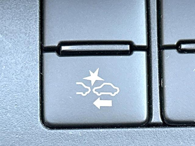 シエンタ X 電動スライドドア 衝突軽減装置 禁煙車 純正SDナビ バックカメラ ETC Bluetooth フルセグ ドラレコ レーンキープアシスト クリアランスソナー CD再生 盗難防止装置 プライバシーガラス(6枚目)