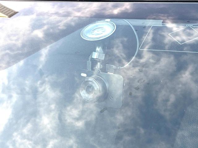 シエンタ X 電動スライドドア 衝突軽減装置 禁煙車 純正SDナビ バックカメラ ETC Bluetooth フルセグ ドラレコ レーンキープアシスト クリアランスソナー CD再生 盗難防止装置 プライバシーガラス(31枚目)