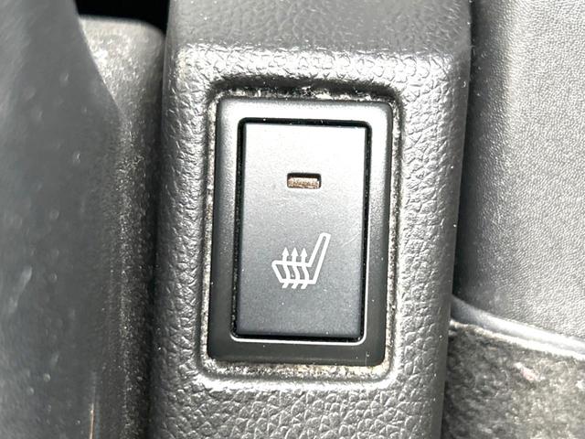 スイフト ハイブリッドＲＳ　衝突軽減装置　禁煙車　ＳＤナビ　アダプティブクルーズコントロール　バックカメラ　ＥＴＣ　Ｂｌｕｅｔｏｏｔｈ　フルセグ　ドラレコ　スマートキー　シートヒーター　ＬＥＤヘッドライト　革巻きステアリング（7枚目）