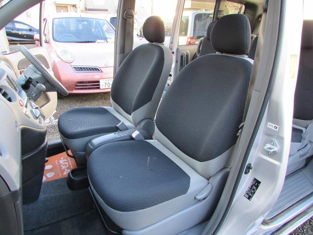 シエンタ Ｘリミテッド　７人乗り　左パワースライドドア　タイヤバッテリー新品交換（9枚目）