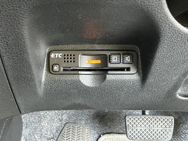 Ｇスマートセレクション　ＥＴＣ　バックカメラ　ＴＶ　スマートキー　電動格納ミラー　ＣＶＴ　盗難防止システム　衝突安全ボディ　ＡＢＳ　ＣＤ　ＤＶＤ再生　ＵＳＢ　エアコン　パワーステアリング　パワーウィンドウ(12枚目)