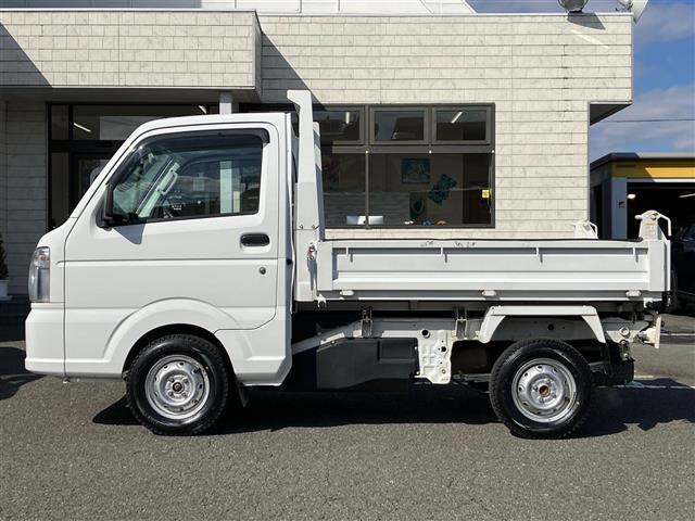 キャリイトラック ダンプ　深底ダンプ３方開格子型鳥居　電動油圧式ダンプ　パートタイム４ＷＤ　オートマチック　パワステ　エアコン　社外ドライブレコーダー　サマータイヤ積込（純正スチールホイール付き）　ディーラー実施点検記録簿有り（6枚目）