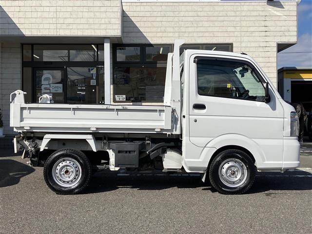 キャリイトラック ダンプ　深底ダンプ３方開格子型鳥居　電動油圧式ダンプ　パートタイム４ＷＤ　オートマチック　パワステ　エアコン　社外ドライブレコーダー　サマータイヤ積込（純正スチールホイール付き）　ディーラー実施点検記録簿有り（8枚目）