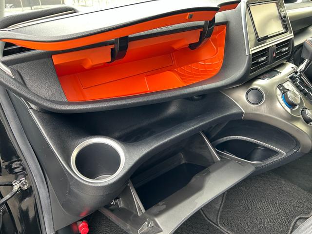 シエンタ Ｇ　クエロ　１オーナー　４ＷＤ　セーフティーセンス　ハーフレザー　両側パワスラ　純正ナビ（フルセグ／ＤＶＤ／ＳＤ／ＢＴ）バックカメラ　純正１２、１型フリップダウン　純正ドラレコ　純正エアロ　ＬＥＤライト　ＥＴＣ（46枚目）