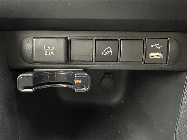 ヤリスクロス Ｇ　４ＷＤ　セーフティーセンス　ダウンヒルアシスト　全方位カメラ　純正ディスプレイオーディオ（ＢＴ／Ｍｉｒａｃａｓｔ／ＵＳＢ）レーダークルーズ　ＭＡＤ　＆ＳＡＮＤ／ＲＯＣＫ　＆ＤＩＲＴモード　ＬＥＤライト（24枚目）