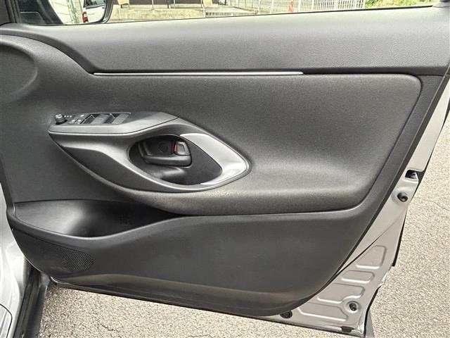 ヤリスクロス Ｇ　４ＷＤ　セーフティーセンス　ダウンヒルアシスト　全方位カメラ　純正ディスプレイオーディオ（ＢＴ／Ｍｉｒａｃａｓｔ／ＵＳＢ）レーダークルーズ　ＭＡＤ　＆ＳＡＮＤ／ＲＯＣＫ　＆ＤＩＲＴモード　ＬＥＤライト（35枚目）