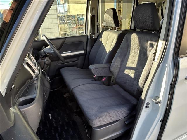 スペーシア Xリミテッド 1オーナー 4WD 衝突軽減システム 両側パワースライド 純正エアロ 社外メモリナビ(ワンセグ/CD/DVD/SD/USB)バックカメラ シートヒーター横滑り防止 ステアリングリモコン HIDライト(19枚目)