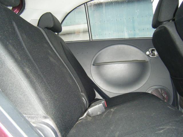 後席スペースにはゆとりがあるので圧迫感を感じずらいですよ♪