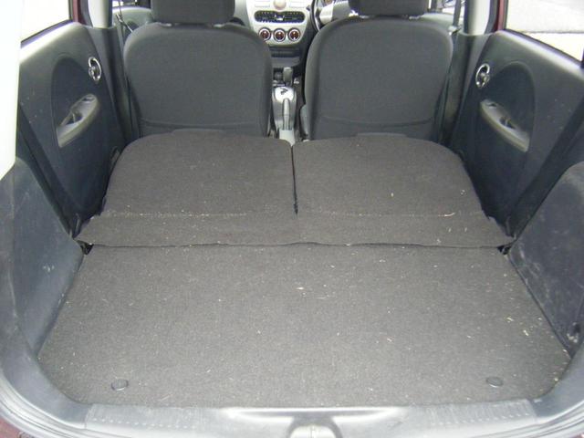 シートを倒せば大きなお荷物も載せることが出来るようになります。