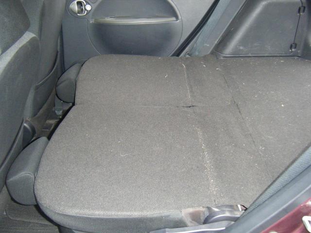 後部座席も座面が高いので乗り降りが楽にできます。