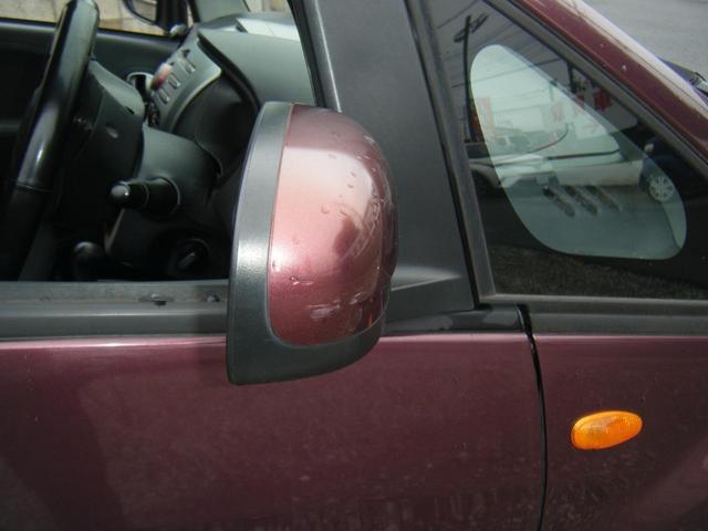 停車時のマナー。ミラーが電動で畳めて楽チン♪駐車、停車、発進時にボタン一つでドアミラーの開閉が可能です！