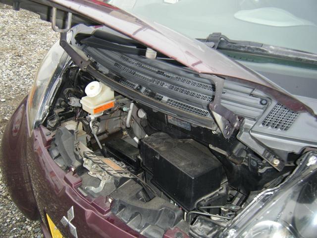 エンジンオイルは交換してご納車いたします。