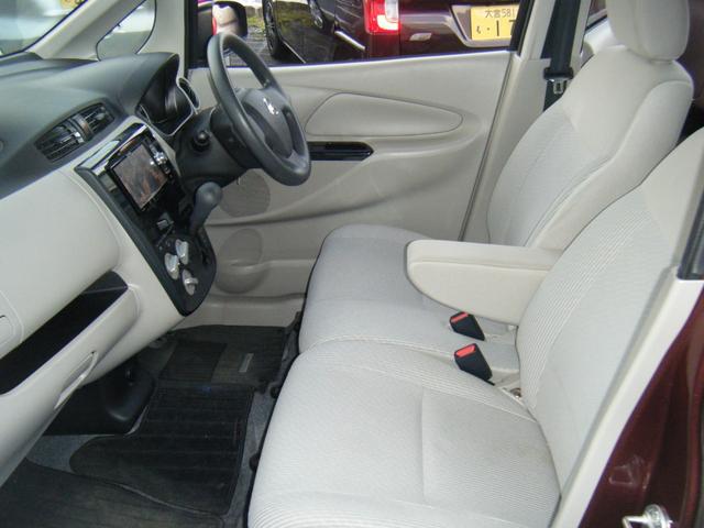 心地よさを生むシンプルで上質なデザイン、移動時間でさえくつろぎの時間にしてくれます（