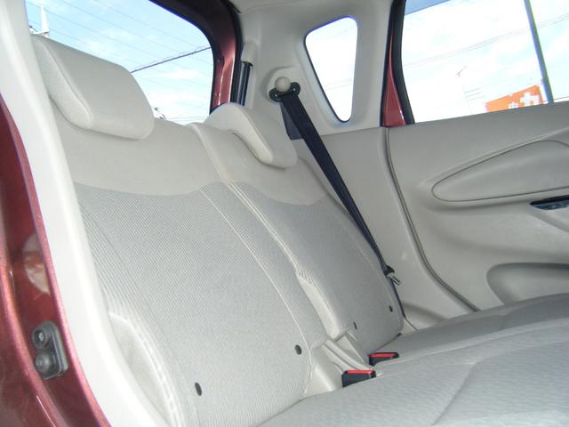 後席スペースにはゆとりがあるので圧迫感を感じずらいですよ♪