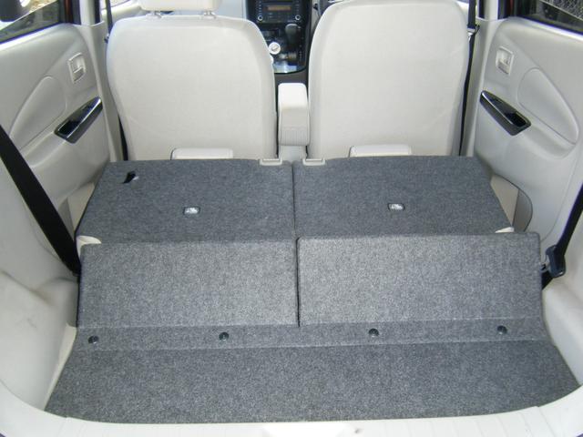 シートを倒せば大きなお荷物も載せることが出来るようになります。