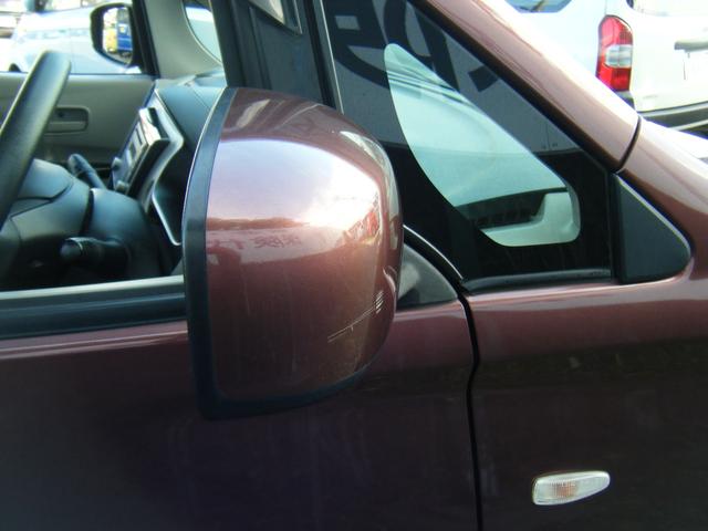 停車時のマナー。ミラーが電動で畳めて楽チン♪駐車、停車、発進時にボタン一つでドアミラーの開閉が可能です！
