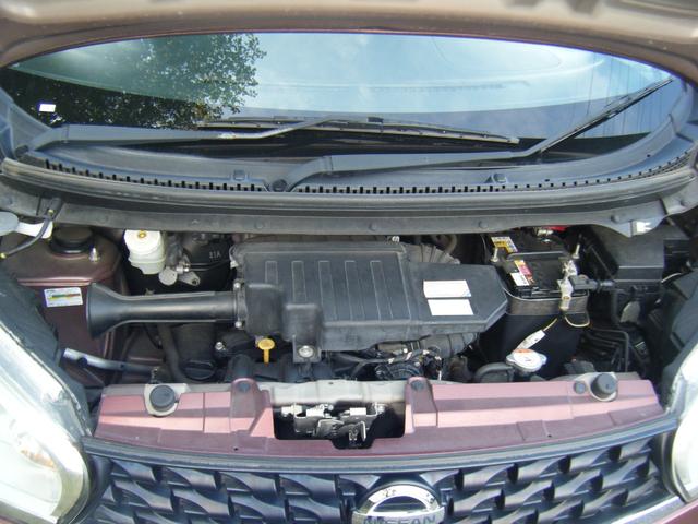 エンジンルームは綺麗な状態です♪納車前には入念に整備致しますので、ご安心してお乗りいただけます！