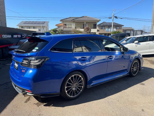 レヴォーグ ２．０ＳＴＩスポーツアイサイト　サンルーフ／ＳＴＩマフラー／ＳＴＩフロントアンダースポイラー／ＳＴＩエアロ／純正ナビ／Ｂｌｕｅｔｏｏｔｈ／ＴＶ／バックカメラ／純正１８インチアルミ／クルコン／パドルシフト／ＳＴＩタワーバー（13枚目）