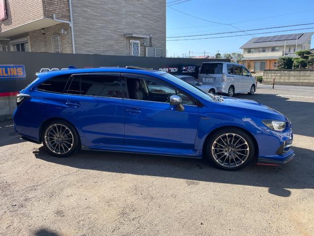 レヴォーグ ２．０ＳＴＩスポーツアイサイト　サンルーフ／ＳＴＩマフラー／ＳＴＩフロントアンダースポイラー／ＳＴＩエアロ／純正ナビ／Ｂｌｕｅｔｏｏｔｈ／ＴＶ／バックカメラ／純正１８インチアルミ／クルコン／パドルシフト／ＳＴＩタワーバー（15枚目）