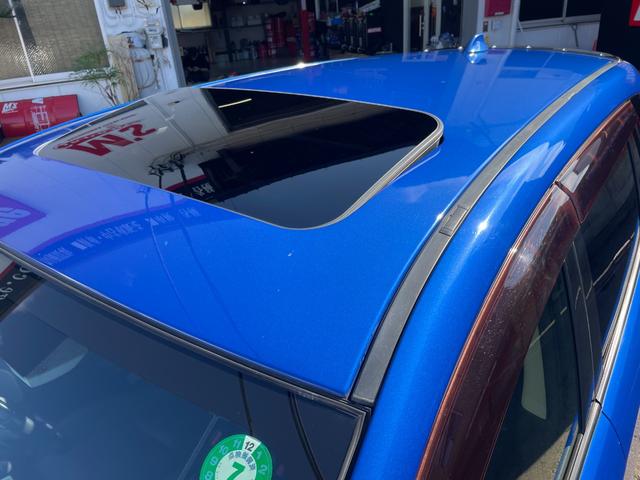 レヴォーグ ２．０ＳＴＩスポーツアイサイト　サンルーフ／ＳＴＩマフラー／ＳＴＩフロントアンダースポイラー／ＳＴＩエアロ／純正ナビ／Ｂｌｕｅｔｏｏｔｈ／ＴＶ／バックカメラ／純正１８インチアルミ／クルコン／パドルシフト／ＳＴＩタワーバー（24枚目）