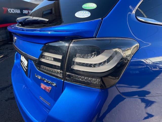 レヴォーグ ２．０ＳＴＩスポーツアイサイト　サンルーフ／ＳＴＩマフラー／ＳＴＩフロントアンダースポイラー／ＳＴＩエアロ／純正ナビ／Ｂｌｕｅｔｏｏｔｈ／ＴＶ／バックカメラ／純正１８インチアルミ／クルコン／パドルシフト／ＳＴＩタワーバー（28枚目）