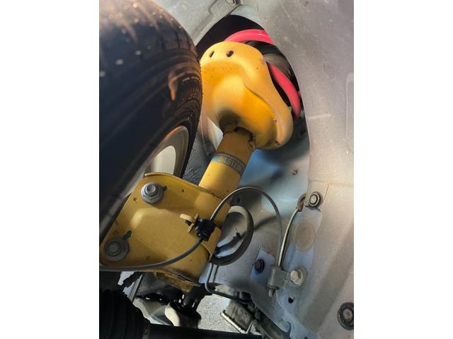 レヴォーグ ２．０ＳＴＩスポーツアイサイト　サンルーフ／ＳＴＩマフラー／ＳＴＩフロントアンダースポイラー／ＳＴＩエアロ／純正ナビ／Ｂｌｕｅｔｏｏｔｈ／ＴＶ／バックカメラ／純正１８インチアルミ／クルコン／パドルシフト／ＳＴＩタワーバー（75枚目）