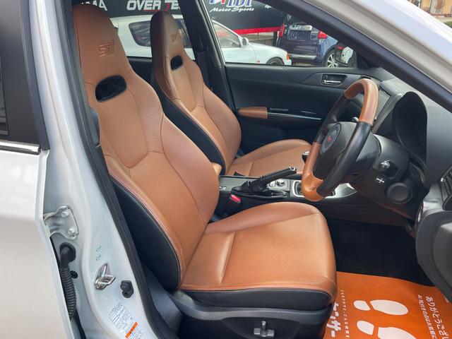 インプレッサ WRX STi フジツボA-Rマフラー/タン革シート/シートヒーター/STI BBS アルミホイール/SIドライブ/フルセグTVナビ/Bluetooth/純正リアスポイラー/ETC/プッシュスタート/スペアタイヤ(34枚目)