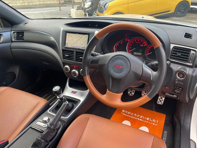 インプレッサ WRX STi フジツボA-Rマフラー/タン革シート/シートヒーター/STI BBS アルミホイール/SIドライブ/フルセグTVナビ/Bluetooth/純正リアスポイラー/ETC/プッシュスタート/スペアタイヤ(35枚目)