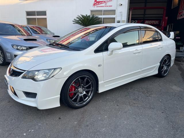 シビック タイプＲ　アドバン１８インチアルミホイール／黒内装／純正ナビ／モデューロサスペンション／無限ドアバイザー／ＥＴＣ／純正ブレンボキャリパー／プッシュスタート（7枚目）