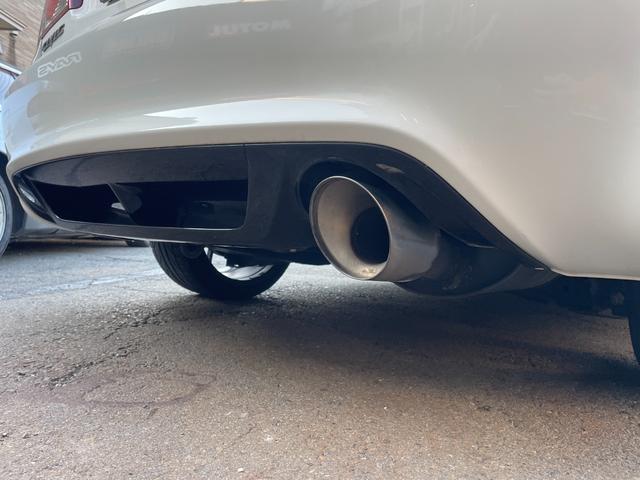 シビック タイプＲ　アドバン１８インチアルミホイール／黒内装／純正ナビ／モデューロサスペンション／無限ドアバイザー／ＥＴＣ／純正ブレンボキャリパー／プッシュスタート（28枚目）