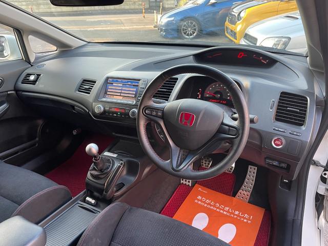 シビック タイプＲ　アドバン１８インチアルミホイール／黒内装／純正ナビ／モデューロサスペンション／無限ドアバイザー／ＥＴＣ／純正ブレンボキャリパー／プッシュスタート（37枚目）