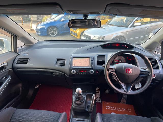 シビック タイプＲ　アドバン１８インチアルミホイール／黒内装／純正ナビ／モデューロサスペンション／無限ドアバイザー／ＥＴＣ／純正ブレンボキャリパー／プッシュスタート（45枚目）