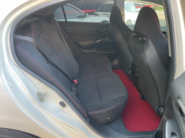 シビック タイプＲ　アドバン１８インチアルミホイール／黒内装／純正ナビ／モデューロサスペンション／無限ドアバイザー／ＥＴＣ／純正ブレンボキャリパー／プッシュスタート（47枚目）