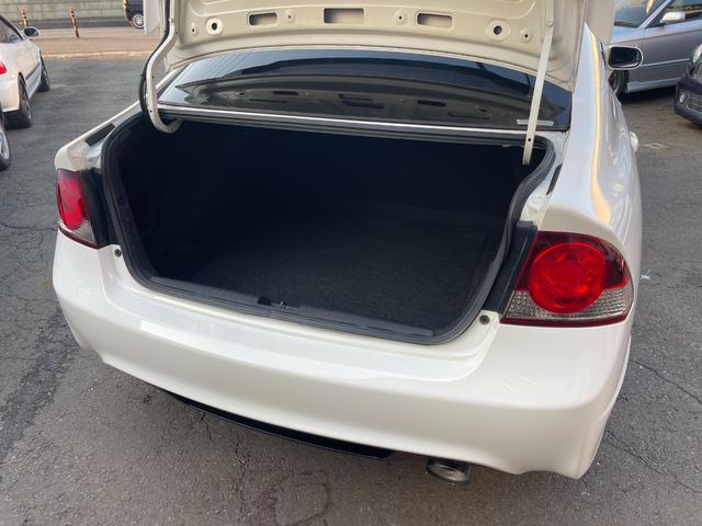 シビック タイプＲ　アドバン１８インチアルミホイール／黒内装／純正ナビ／モデューロサスペンション／無限ドアバイザー／ＥＴＣ／純正ブレンボキャリパー／プッシュスタート（50枚目）