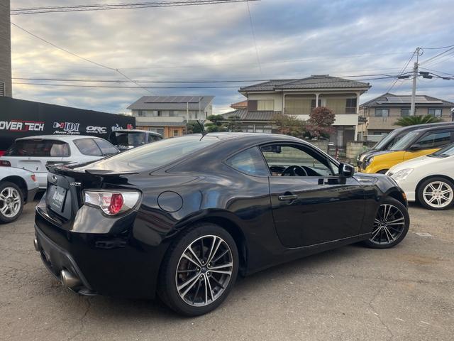 ＢＲＺ Ｓ　純正ナビ／Ｂｌｕｅｔｏｏｔｈ／フルセグＴＶ／６ＭＴ／純正アルミホイール／リアスポイラー／ドライブレコーダー／スマートキー／シートヒーター／バックカメラ（3枚目）