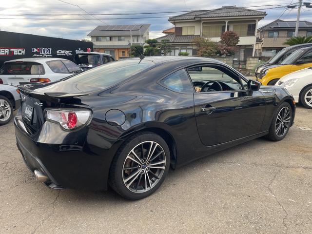 ＢＲＺ Ｓ　純正ナビ／Ｂｌｕｅｔｏｏｔｈ／フルセグＴＶ／６ＭＴ／純正アルミホイール／リアスポイラー／ドライブレコーダー／スマートキー／シートヒーター／バックカメラ（13枚目）