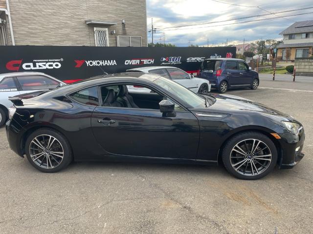 ＢＲＺ Ｓ　純正ナビ／Ｂｌｕｅｔｏｏｔｈ／フルセグＴＶ／６ＭＴ／純正アルミホイール／リアスポイラー／ドライブレコーダー／スマートキー／シートヒーター／バックカメラ（15枚目）