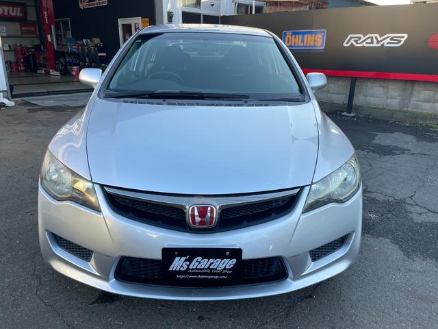 シビック タイプＲ　ノーマル車体／黒内装／Ｋ２０Ａエンジン／プッシュスタート／タイプＲ専用シート／６ＭＴ／純正ナビ／純正ブレンボキャリパー／ＨＩＤヘッドライト／パワーウインドウ／キーレス／純正１８インチアルミホイール（5枚目）