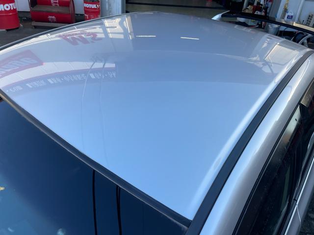 シビック タイプＲ　ノーマル車体／黒内装／Ｋ２０Ａエンジン／プッシュスタート／タイプＲ専用シート／６ＭＴ／純正ナビ／純正ブレンボキャリパー／ＨＩＤヘッドライト／パワーウインドウ／キーレス／純正１８インチアルミホイール（25枚目）