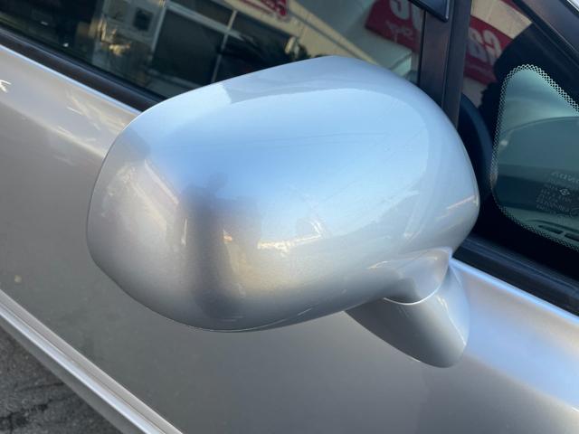 シビック タイプＲ　ノーマル車体／黒内装／Ｋ２０Ａエンジン／プッシュスタート／タイプＲ専用シート／６ＭＴ／純正ナビ／純正ブレンボキャリパー／ＨＩＤヘッドライト／パワーウインドウ／キーレス／純正１８インチアルミホイール（33枚目）