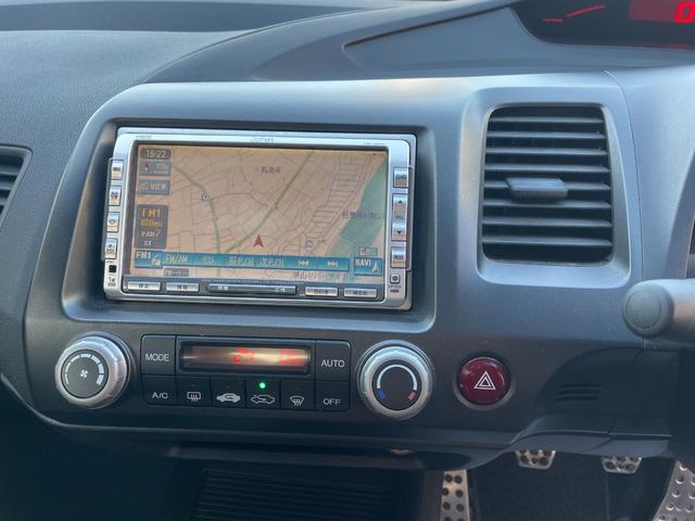 シビック タイプＲ　ノーマル車体／黒内装／Ｋ２０Ａエンジン／プッシュスタート／タイプＲ専用シート／６ＭＴ／純正ナビ／純正ブレンボキャリパー／ＨＩＤヘッドライト／パワーウインドウ／キーレス／純正１８インチアルミホイール（45枚目）