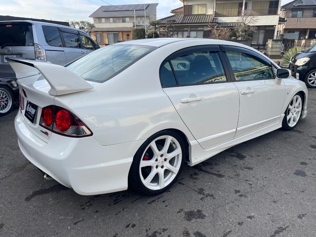 ���ԗ��u���ꂪ�X�܂ƕʓr�̂��߁A�����X���ɂ͂��\�񉺂����B�X���[�Y�Ȃ��ē����\�ł���