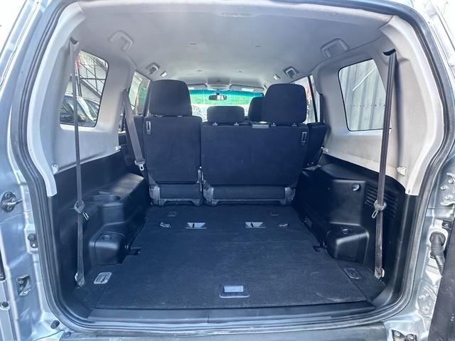 パジェロ ロング　ＧＲ　ディーゼルターボＧＲ　４ＷＤ１オーナー　ＥＴＣ車載器　禁煙車　スマートキー　キーレス　３列シート　純正ホイール　Ｗエアコン　バックカメラ　クルーズコントロール付き（7枚目）