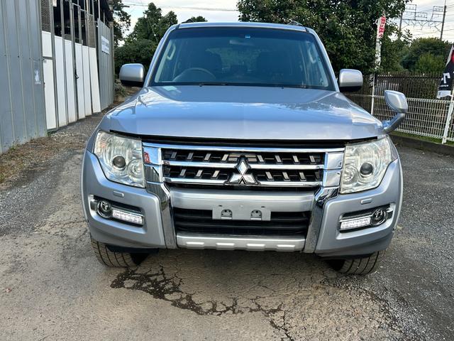 パジェロ ロング　ＧＲ　ディーゼルターボＧＲ　４ＷＤ１オーナー　ＥＴＣ車載器　禁煙車　スマートキー　キーレス　３列シート　純正ホイール　Ｗエアコン　バックカメラ　クルーズコントロール付き（18枚目）